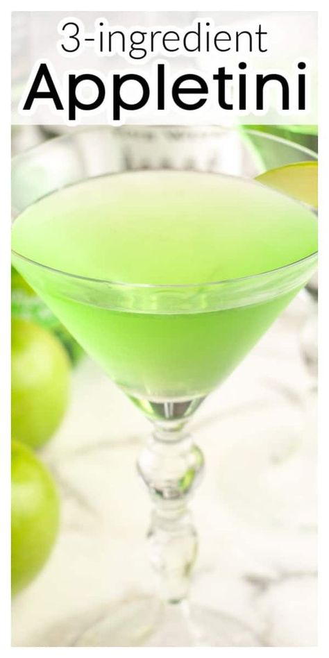 Apple Schnapps Drinks, Apple Martini Recipe Vodka, Green Apple Martini Recipe, Sour Apple Martini, Appletini Recipe, Martini Recipes Easy, Martini Recipes Vodka, Martinis Drinks, Apple Drinks