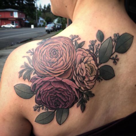 ranunculus. little too "round" for me Ranunculus Tattoo, Neat Tattoos, Ranunculus Flower, Tattoo Time, Cute Tats, Tattoo Flowers, Wonderland Tattoo, Family Tattoo, Peonies Tattoo