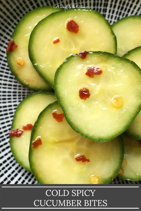 Asian Cucumber Recipe, Cucumber Recipes Easy, Pot Luck Meals, Burpless Cucumber, Cucumber Snacks, Cucumber Appetizers, Appetizers Cold, Spicy Cucumber Salad, Spicy Cucumber