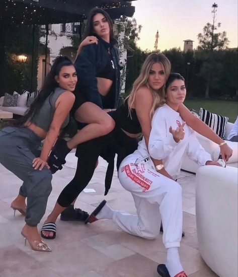 Moda Kylie Jenner, Kendall Ve Kylie, Kylie Jenner Fotos, Stile Kendall Jenner, Keeping Up With The Kardashian, Estilo Kardashian, Trajes Kylie Jenner, Kyle Jenner, Robert Kardashian