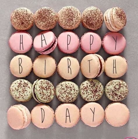 Macarons For Birthday, Birthday Macarons Ideas, Birthday Macarons, Alternative Cake, Macarons Birthday, Macaron Birthday, Macaron Ideas, Kue Macaroon, Macaroon Cake