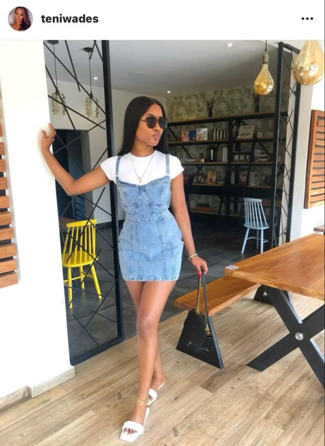 Styling Jean Dress, Denim Bodycon Dress Outfits, Short Jean Dress Outfit, Demin On Denim Outfit, Short Denim Dress Outfit, Blue Jean Dress Outfit, Demin Dress Outfit, Denim Heels Outfit, Jean Dress Outfit