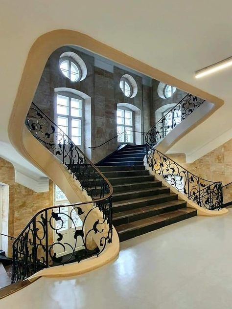 The main staircase of the Town Hall in Szczecin, Poland. Construction time 1924-27. (Beata Pielka) Town Hall Interior, Szczecin Poland, Main Staircase, Hall Interior, Town Hall, Poland, Virginia, Coffee