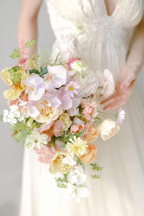 Fresh Bridal Bouquets, Honolulu Wedding, Elegant Wedding Bouquets, Pastel Bouquet, European Elegance, Bridal Bouquet Flowers, Cascade Bouquet, Wedding Flower Inspiration, Hawaiian Wedding