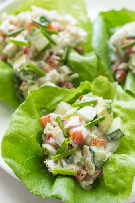 Crab Lettuce Wraps Crab Meat Salad, Easy Tartar Sauce, Easy Lettuce Wraps, Meat And Veggies, Lettuce Wraps Recipe, Salad Lettuce, Lettuce Wrap Recipes, Garlic Soup, Meat Salad