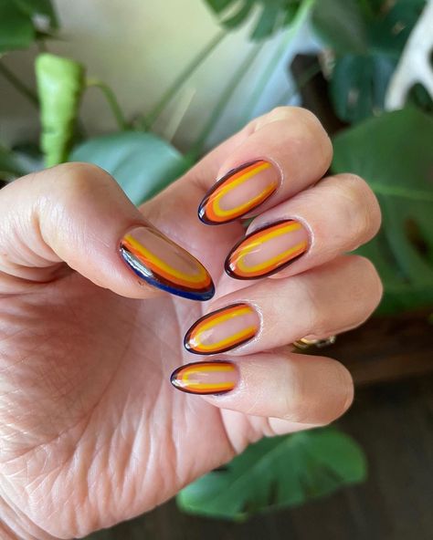 Retro Nail Colors, Retro Aesthetic Nails, Adele Inspired Nails, 70’s Nail Designs, Retro Inspired Nails, Fall Retro Nails, Simple Design Acrylic Nails, Retro Nail Ideas, Mid Century Modern Nails