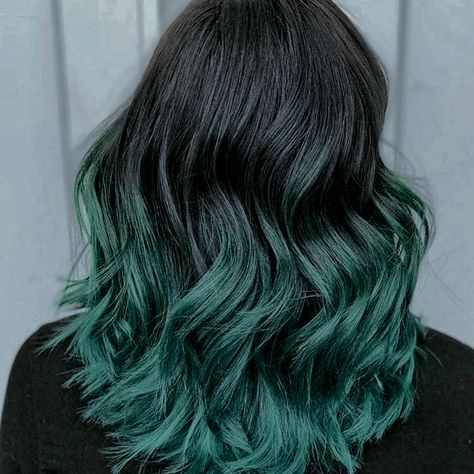 Jade West Inspired Hair, Jade Victorious Aesthetic, Jade West Aesthetic, Dark Green Ends Hair, Green Hair Faceless, Jade Green Hair, Jade West Hair, Victorious Aesthetic, Green Hair Aesthetic Faceless