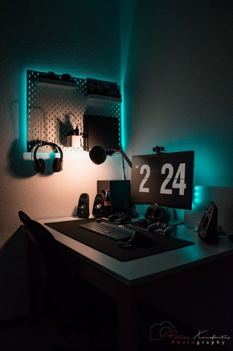 Ps4 On Wall, Mounted Gaming Setup, Aesthetic Ps5 Setup, Ps4 Desk Setup, Wall Mounted Gaming Setup, Ps5 Monitor Setup, Wall Mounted Monitor, Ps4 Setup, Ps5 Wall Mount