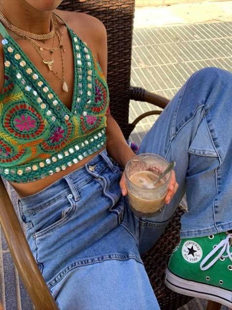 Looks Hippie, Crop Top Design, Look Boho Chic, Mode Hippie, Estilo Hippie, Europe Outfits, Mode Inspiration, Looks Vintage, Summer Fits