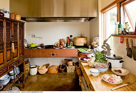 Chinese inspiration Chinese Kitchen Design, Modern Classic Kitchen, Solid Wood Kitchen Cabinets, China Kitchen, Chinese Kitchen, Chinese Home, Chinese Interior, Kitchen Cabinet Styles, Asian Home Decor