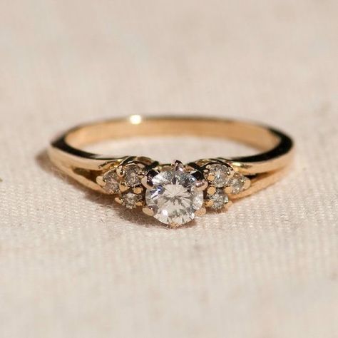 Gold Engagement Ring Designs, Antique Engagement Ring, Buying An Engagement Ring, Best Engagement Rings, Morganite Engagement, Dream Engagement Rings, Classic Engagement Rings, Engagement Ring Sizes, Vintage Engagement