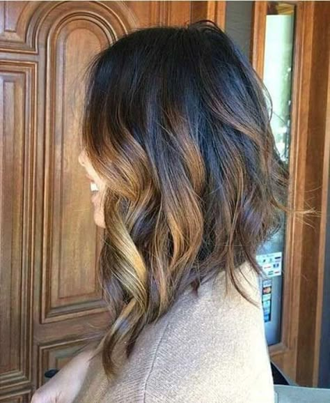 27 Long Inverted Bob Hairstyles & Haircuts with Pictures – EntertainmentMesh Lob Bob, Wavy Bob Long, Inverted Long Bob, Inverted Bob Haircuts, Dunner Wordend Haar, Angled Bob Hairstyles, Inverted Bob Hairstyles, Wavy Bob Haircuts, Wavy Bob Hairstyles