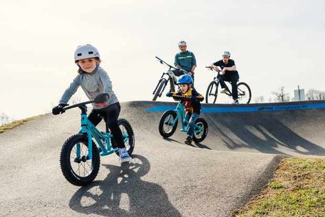 Teach your child to shred the rubble with this mint-green balance bike Leg Strengthening Exercises, Mountain Bike Brands, Battery Powered Car, Powered Bicycle, Single Speed Bike, Speed Bike, Bike Brands, Color Palette Bright, Popular Toys