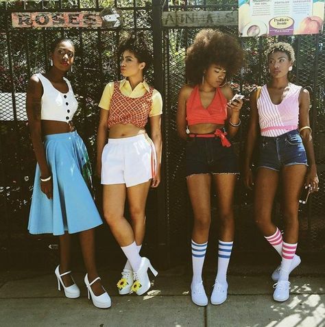 Squad shot 70s Black Fashion, 70s Black Women, 1970s Aesthetic, 1970s Shoes, Mick Jenkins, Sweet Video, The Romantics, 70s Look, 70s Inspired Fashion