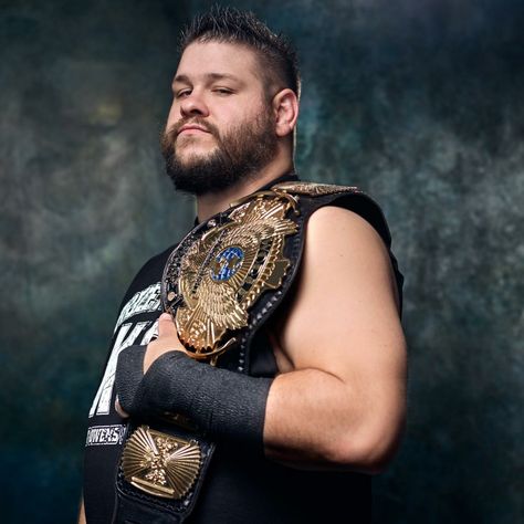 Kevin Owens holding the classic WWF title belt Wwe Tna, Kevin Owens, Wrestling Superstars, Wrestling Wwe, Today In History, Wwe News, Wwe Photos, Wwe Wrestlers, Professional Wrestling