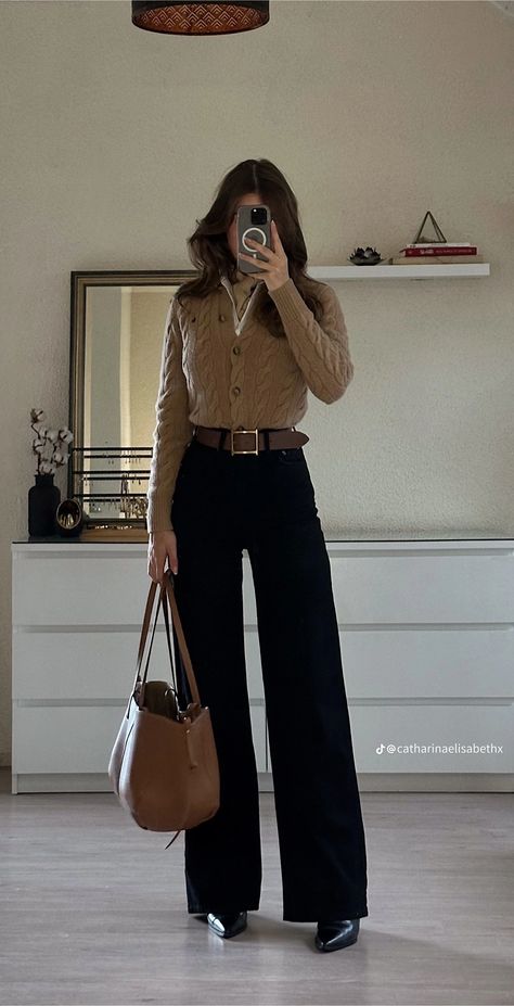 Corporate Girly, Office Fits, Casual Outfits For Work, Winter Fashion Outfits Casual, Sophisticated Outfits, Stylish Work Attire, Business Casual Outfits For Work, Old Money Outfits, Everyday Fashion Outfits