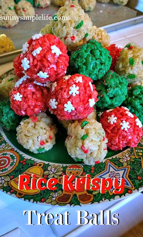 Rice Crispy Treats Christmas, Homemade Christmas Gifts Food, Christmas Dessert Buffet, Holiday Treats Thanksgiving, Christmas Rice Krispies, Dessert Balls, Krispie Treats Christmas, Rice Krispie Treats Christmas, Christmas Rice