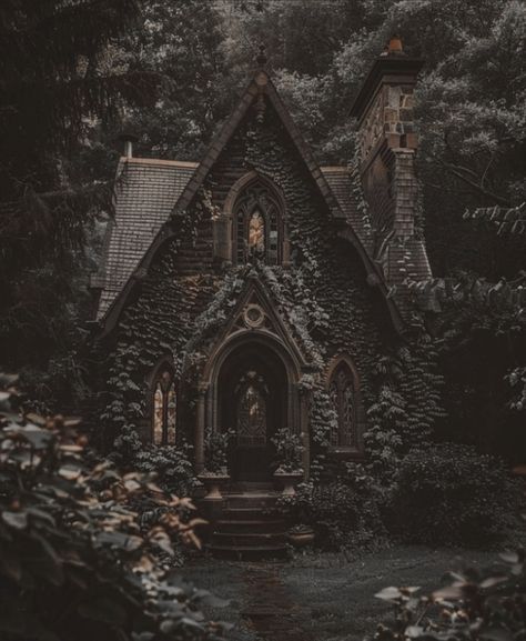 Forest Home Exterior, Gothic Cottage, Witchy Cottage, Fairytale Houses, Whimsical Cottage, Reading Corners, Forest Home, Woodland House, Forest Cottage