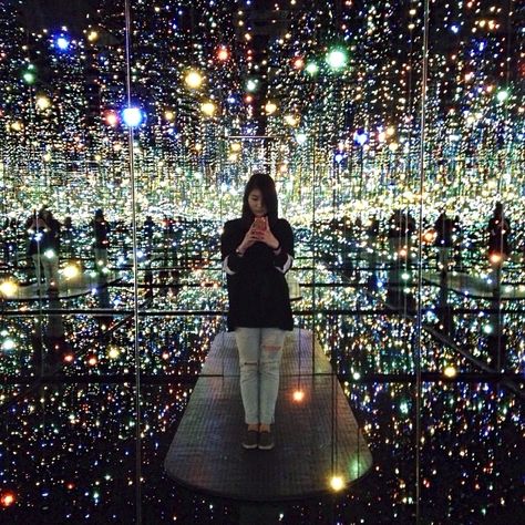 Mirrored Room, Infinity Photo, Infinity Mirror Room, Infinity Room, Infinity Lights, Mirror Photo Booth, Light Art Installation, Mirror Room, Stage Set Design