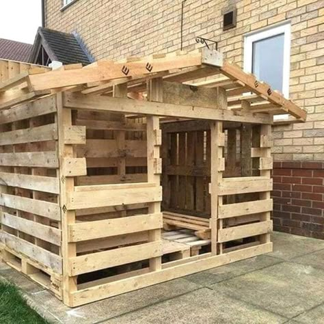 Gazebo fai da te con pallet! 8 ispirazioni per il giardino Pallet Sheds, Pallet Playhouse, Outdoor Pallet Projects, Diy Pallet Couch, Pallets Furniture, Pallet Furniture Designs, Pallet Shed, Pallet House, Pallet Project