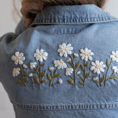 Fabric Embroidery, Sewing Embroidery, Homescreen Wallpaper, Embroidery Techniques, Embroidery And Stitching, Fun Ideas, Flower Art, Stitching, Embroidery