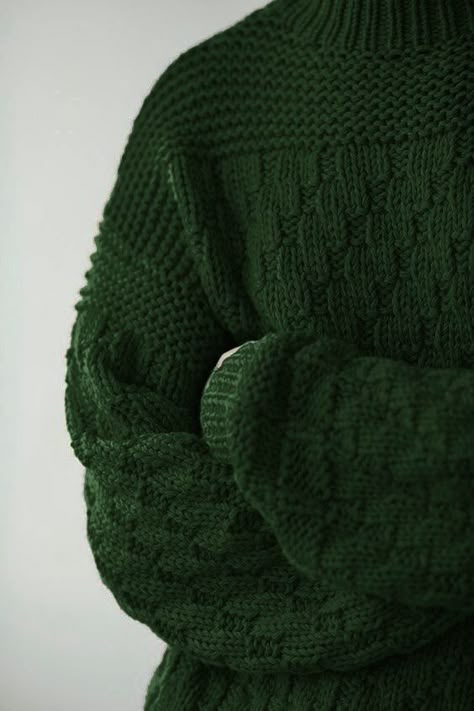 Green Dark Academia Outfit Men, Green Sweater Aesthetic, Green Academia Aesthetic Outfit, Green Academia Outfit, Marauders Fashion, Logan Aesthetic, Deltarune Aesthetic, Dark Green Crochet, Green Dark Academia