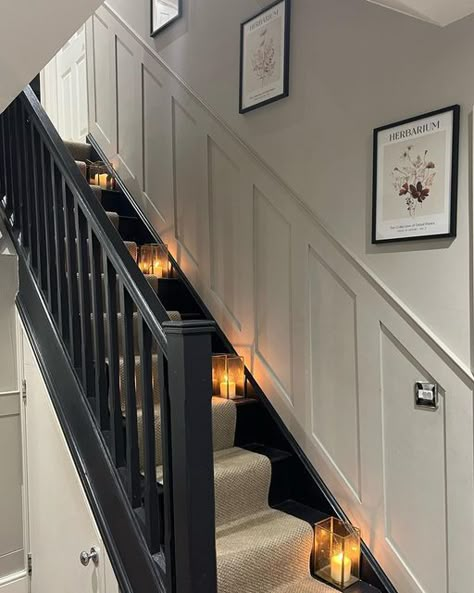 Black Banister Hallway Ideas, Black Banister Hallway, Hallway Banister Ideas, Hall Stairs Landing Ideas, Black Stair Panelling, Hallway Black Banister, Stairway Frames, Staircase Design Black, Black Bannister Ideas