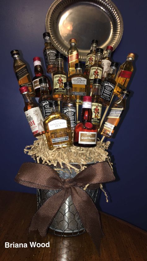 My version of an airplane bottle bouquet! Diy Alcohol Gifts, Alcohol Bouquet, Booze Gift, Alcohol Gift Baskets, Liquor Gift Baskets, Liquor Bouquet, Guys 21st Birthday, Liquor Gifts, Mini Liquor Bottles