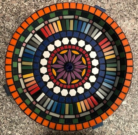 Post by Youway Style, mosaic bird bath,my student mosaic project ever! Mosaic Mandalas, Glass Mosaic Diy, Mosaic Designs Pattern, Mosaic Bird Bath, Bee Bath, Mosaic Tiles Crafts, Mosaic Birdbath, Orange Poppies, Mosaic Art Diy