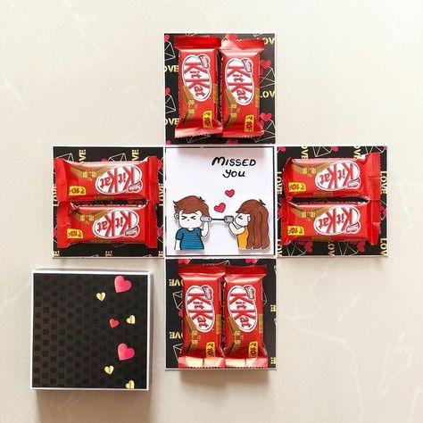 How To Gift Chocolates, Simple Explosion Box Ideas, Diy Chocolate Gift Box Ideas, Wedding Quilling Ideas, Diy Gift For Boyfriend, Whatsapp About, Diy Chocolate Gift, Creative Chocolate, Iphone Background Inspiration