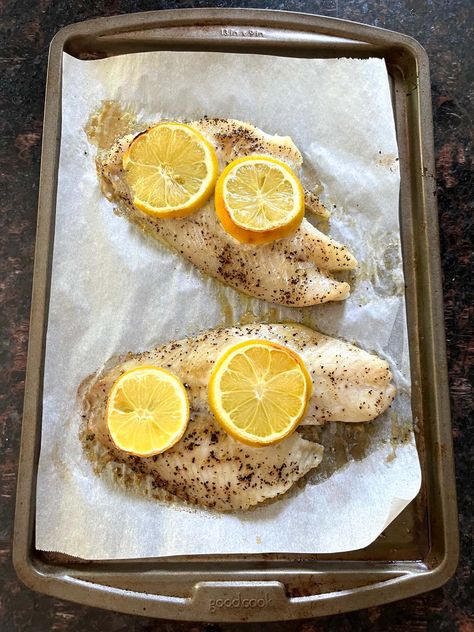 Lemon Sole Recipes, Baked Sole, Sole Recipe, Sole Recipes, Sole Fish, Frozen Lemon, Seafood Dinner, Recipe Healthy, Fish Fillet