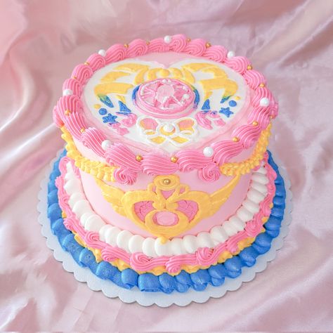 Crisis Moon Compact, Sailor Moon Cakes, Sailor Moon Party, Sailor Moon Birthday, Sailor Moon Wedding, Moon Cakes, Make Up Cake, Moon Baby Shower, Moon Party