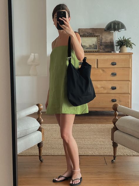 Green Linen Top Outfit, Outfit Ideas For Short Women, Green Casual Outfit, Linen Top Outfit, Uk Outfits, Blundstone Style, Boston Outfits, Linen Outfits, Wardrobe Change