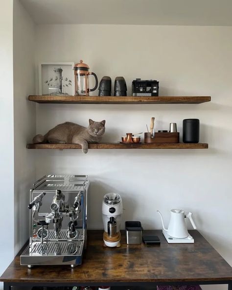 41 Best Coffee Bar Ideas for the Perfect DIY Pick Me Up Station Coffee Machine Station, Espresso Machine Station, Kaffe Station, Wood Coffee Bar, Home Coffee Bar Ideas, Coffee Setup, Coffee Shelf, Coin Café, Coffee Bar Station