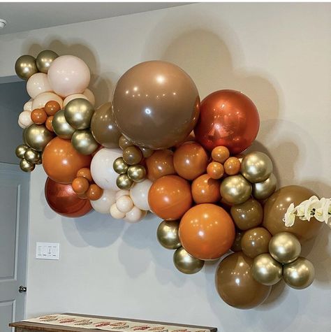 Balloon Garland Design, Orange And Gold Balloon Garland, Burnt Orange Balloon Arch, Fall Balloon Decor Ideas, Fall Birthday Balloons, Diagonal Balloon Garland, Friendsgiving Balloon Arch, Fall Balloons Decorations, Friendsgiving Balloon Garland