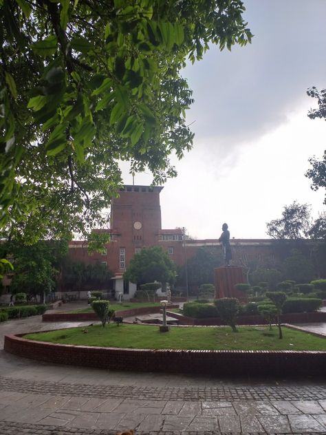 Delhi University, North Campus, University Of Delhi, Indian Cooking Recipes, Indian Aesthetic, Aesthetic Stuff, Indian Cooking, Photography Wallpaper, 2024 Vision