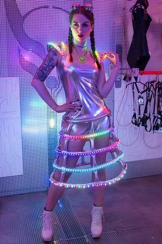 Futuristic Dress, Vaporwave Fashion, Robe Diy, Space Costumes, Space Grunge, Alien Costume, Space Fashion, Space Girl, Space Party