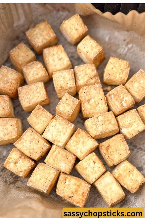 Air fryer tofu is a delicious and healthy alternative to traditional fried tofu. The air fryer gives the tofu a crispy texture on the outside while keeping it soft and flavorful on the inside. Air Fryer Tofu, Tofu Nuggets, Nuggets Recipe, Vegan Side Dishes, Vegan Beans, Easy Air Fryer, Vegan Sides, Fried Tofu, Quick Weeknight Dinners