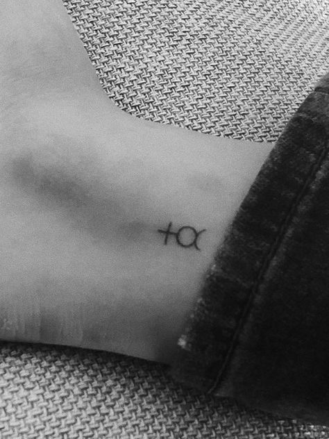 #tattoo #smalltattoo #mercurytattoo #mercurysymbol #fineline #minimalisttattoo Mercury Glyph Tattoo, Mercury Tattoo Virgo, Mercury Symbol Tattoo, Tattoo Spells, Mercury Tattoo, Mercury Symbol, Glyph Tattoo, Symbol Tattoos, My Tattoos