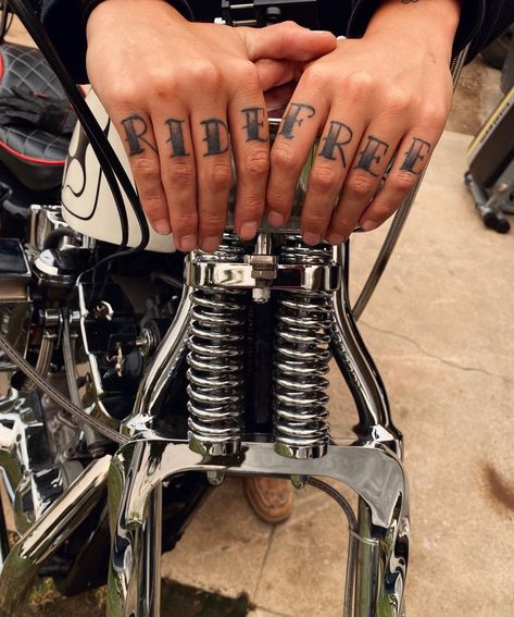 ✠ DUCHESS ✠ on Instagram: “Half my fingers are krooked due to a couple hammer incidents but don’t pay no mind to that . RIDE FREE 🤠” Biker Finger Tattoo, Knuckle Tattoos, Biker Tattoos, Finger Tattoo, Free Tattoo, Finger Tattoos, Temporary Tattoo, Arm Tattoo, Hand Tattoos