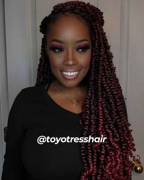 Maroon Braids, Hair Color For Dark Skin, Passion Twist Hair, Braids Locs, Locs Styles, Twist Braid, Short Afro, Twist Hair, Twist And Shout