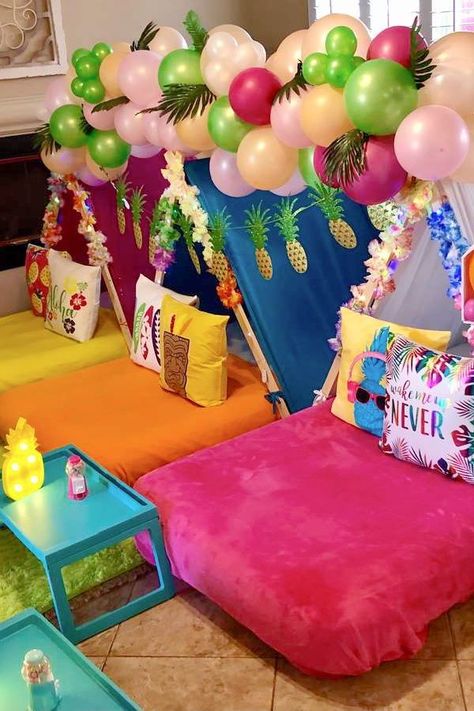 Take a look at this gorgeous tropical luau-themed birthday party! The teepees are so fantastic!! Take a look at this gorgeous tropical luau-themed birthday party! The teepees are so cute! Luau Sleepover Party, Hawaiian Birthday Party Ideas, Sleepover Party Ideas, Glamping Birthday, Birthday Luau, Luau Party Ideas, Moana Themed Party, Tropical Birthday Party, Luau Party Decorations