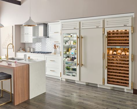 True Residential | Luxury Refrigerators with Commercial DNA Luxury Fridge, Luxury Refrigerator, True Residential, Commercial Fridge, Dirty Kitchen, Luxury Kitchen Design, Farmhouse Style Kitchen, Wine Cabinets, Luxury Kitchen