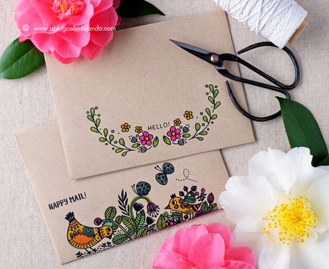 Design On Envelope, Cute Envelope Drawings, Envelope Design Ideas, Helen Dardik, Snail Mail Art, Mail Art Envelopes, Pen Pal Letters, Envelope Stamp, Envelope Art