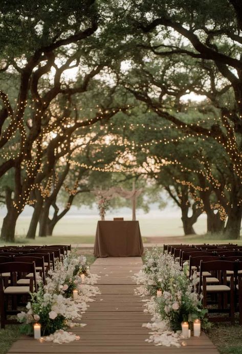 Small Wedding Ideas for 50 Guests: Enchanting Intimacy on Your Special Day - OMG Hitched! Small Wedding Outside, Small Beautiful Wedding, Simple Wedding Reception Ideas, Small Wedding Ceremony Ideas, Traditional Wedding Decorations, Mood Board For Wedding, Small Simple Wedding, Small Private Wedding, Small Intimate Wedding Ideas