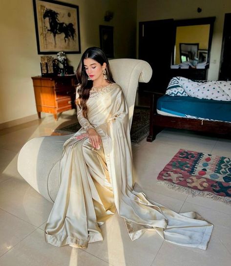 Laiba Khan, Game Portal, Html 5, Drama List, Crepe Saree, Satin Saree, Instagram Link, Party Wear Indian Dresses