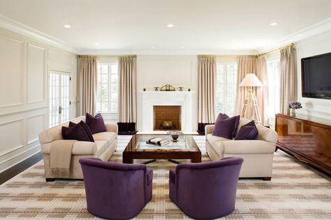 20 Perfect Purple and Gold Living Rooms | Home Design Lover Purple And Brown Living Room, Purple Decor Ideas, Vibes Living Room, Purple Living Room Ideas, Room Decor Purple, Purple Interior Design, Purple Palace, Amethyst Decor, Livng Room