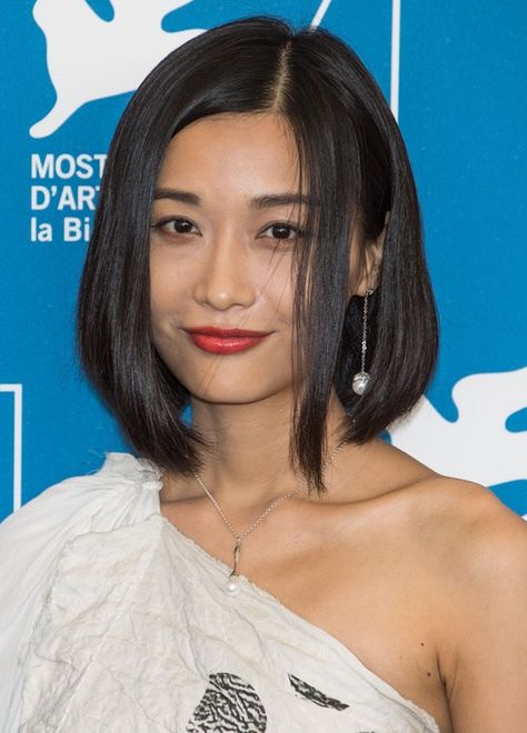 Asian bob hairstyle Hair Medium Cut, Asian Balayage Hair, Cool Brunette Hair, Late Hairstyles, Asian Bob Haircut, Asian Hair Styles, Asian Bob, Classy Short Hairstyles, Trendy Black Hairstyles