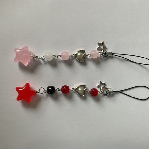 Matching Phone Keychains, Diy Matching Keychains, Matching Phone Charms, Keychain Matching, Cute Phone Charms, Keychain Ideas, Bead Keychain, Bracelet Inspo, Beads Ideas