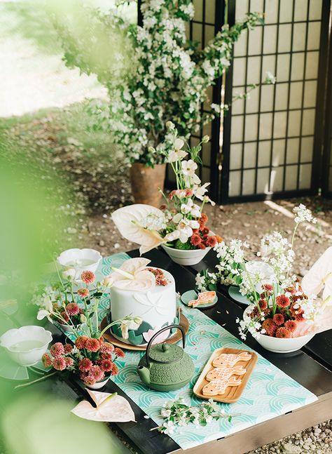 Japanese Theme Party, Sushi Cookies, Cookies Japanese, Japanese Theme Parties, Floral Party Theme, Chinese Deco, Bridal Party Groomsmen, Japanese Party, Japanese Theme